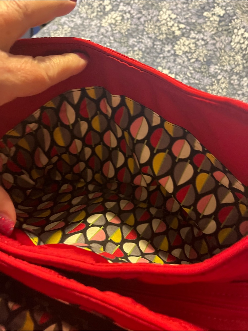 Vera Bradley Emily Bag Red Quilted Shoulder Bag - Picture 3 of 5
